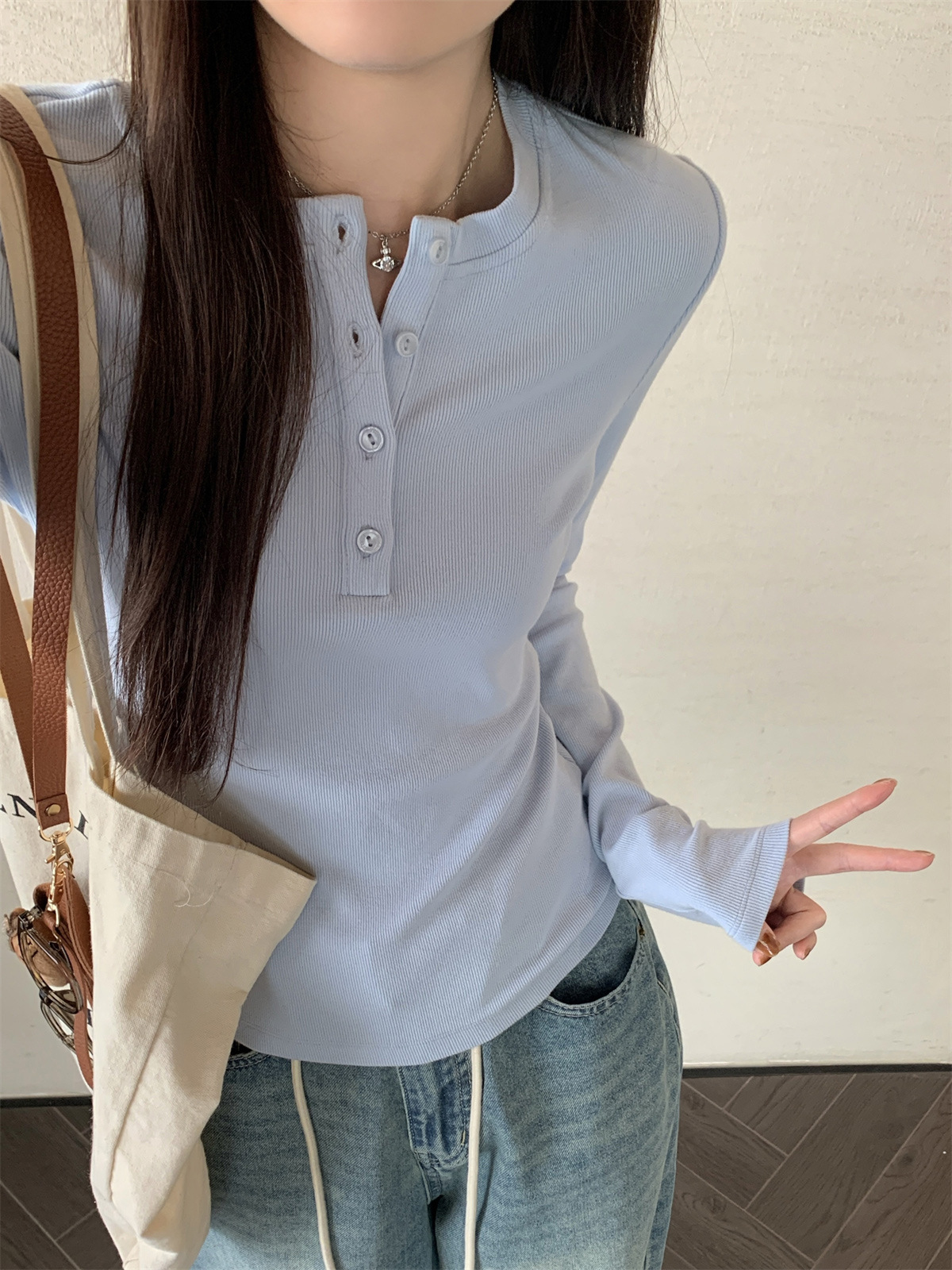 헨리넥 버튼 슬림핏 긴소매 티셔츠 여성 봄 이미지 7